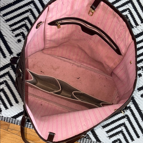 ❤️Elegant Brown Checkered Tote Bag & Dust Bag - Picture 10 of 11